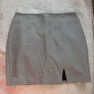Classic Black and White Houndstooth Skirt